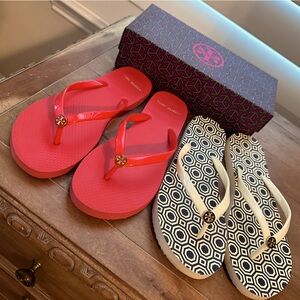 Tory Burch Flip Flops Sandals Set of 2 Red Orange Blue White 8
